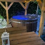 شقة Pod Skarpa Z Balia Wiezyca *